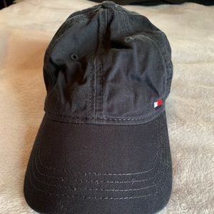 Tommy Hilfiger hat